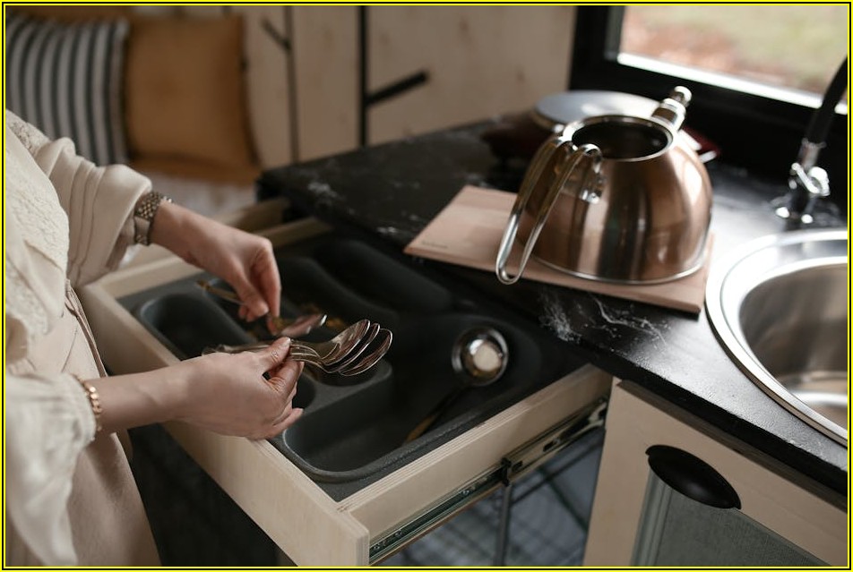 서랍 속 숨겨진 매력, 디자인 매트로 완성하기