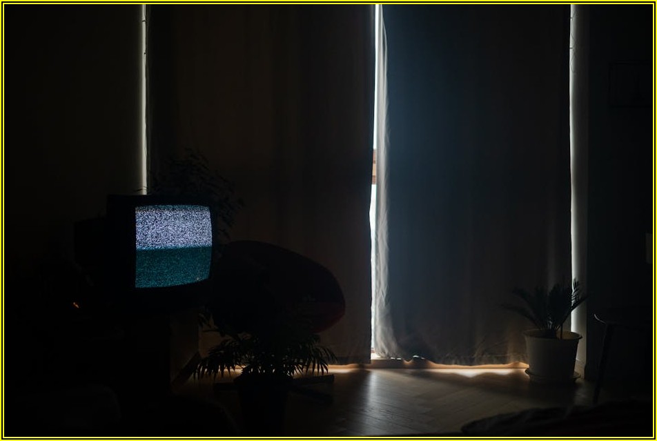 43인치 TV 설치, 완벽 시청각 경험 만들기