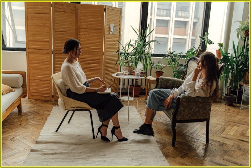 버려야 할 소파, 제대로 버리는 법: 과태료 폭탄 막는 꿀팁