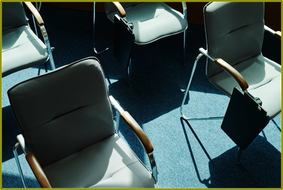 사무실 인테리어, 액자로 감각적인 공간 연출하기