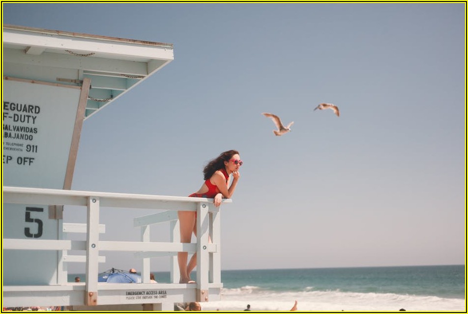 우드 파티션으로 공간 효율성 극대화 인테리어