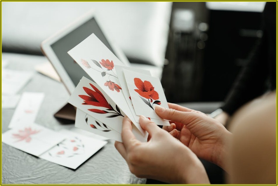 팬심 저격! 조공 스티커, 센스 있는 디자인 트렌드