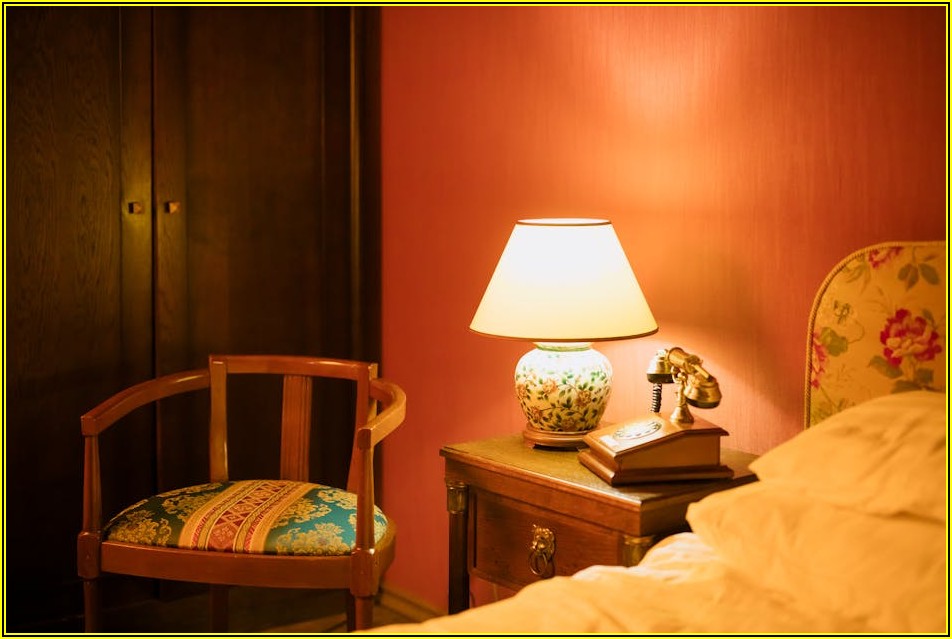 원목 가구 관리: 긁힘과 얼룩, 이렇게 해결하세요!