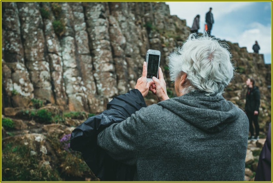 스마트한 노인 돌봄, 위치추적기 똑똑하게 사용하는 법