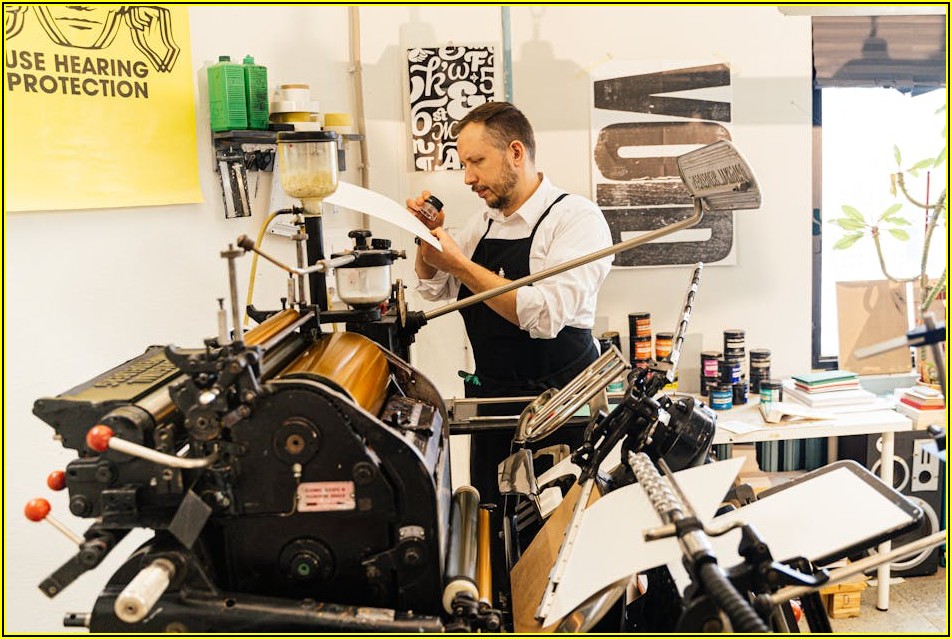 후회 없는 인쇄물 제작: 똑똑한 용지 선택 비법