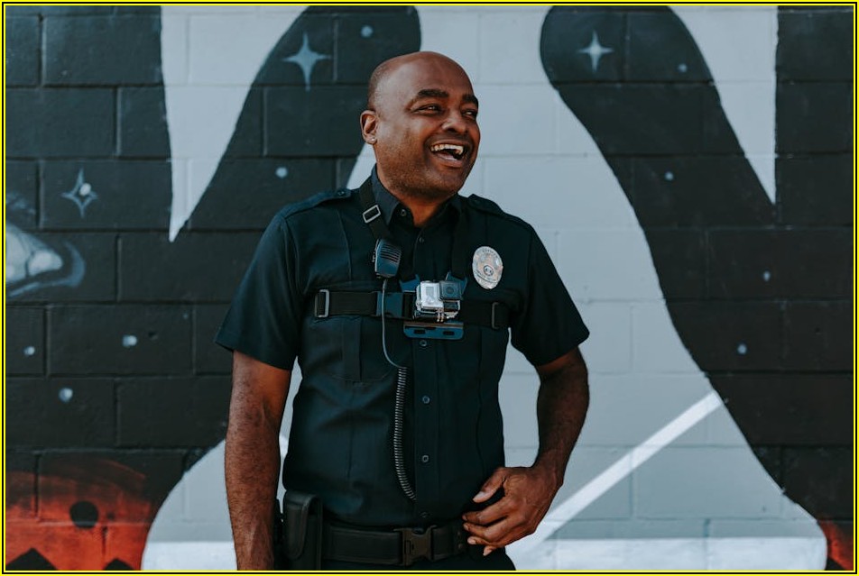 교도관 제복, 그 디자인과 기능의 모든 것