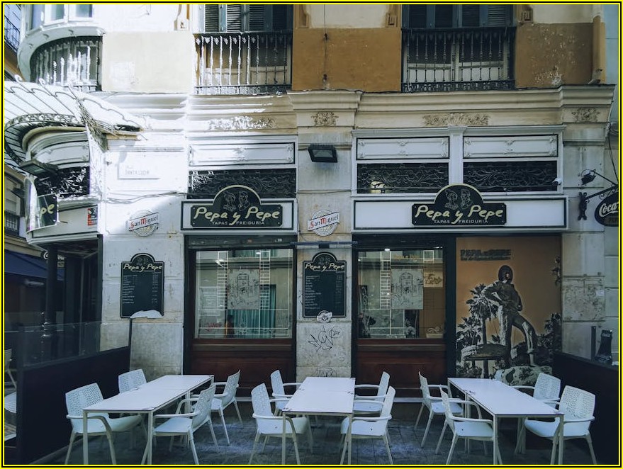 영통역 미식 탐험: 현지인 추천 로컬 맛집 가이드