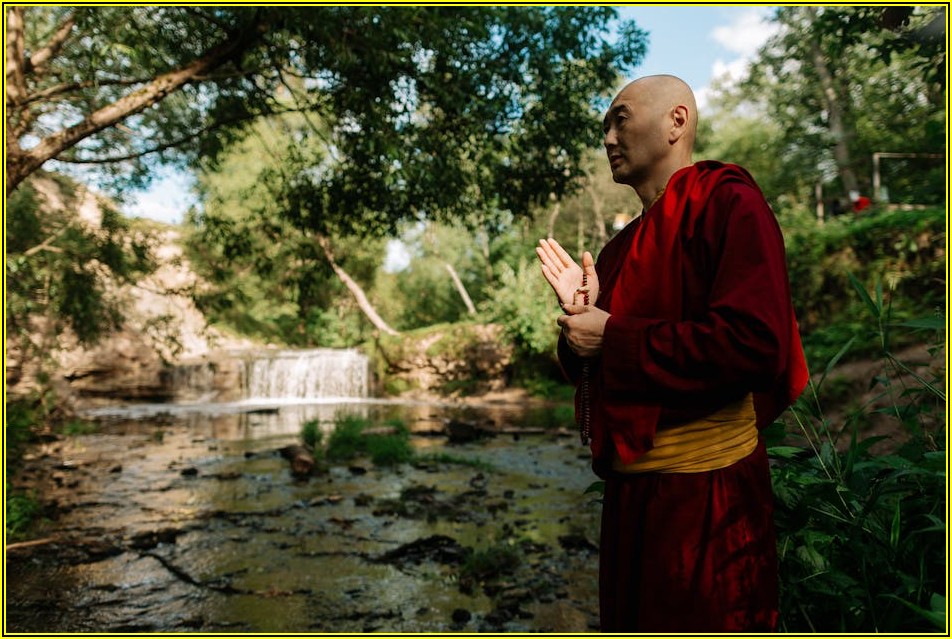 스님옷 세탁과 보관, 옷감 손상 없이 오래 입는 비법