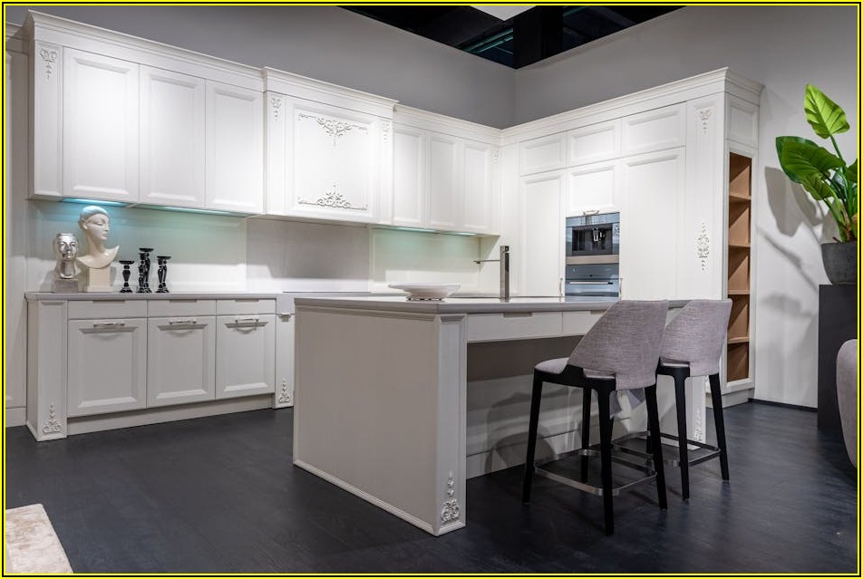 악취 탈출! 싱크대 하부장 냄새의 근본 원인과 해결법