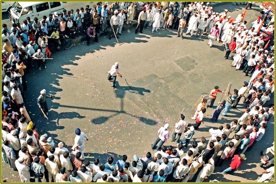 격투기 팬 주목! 유명 선수와 흥미진진한 경기 속으로