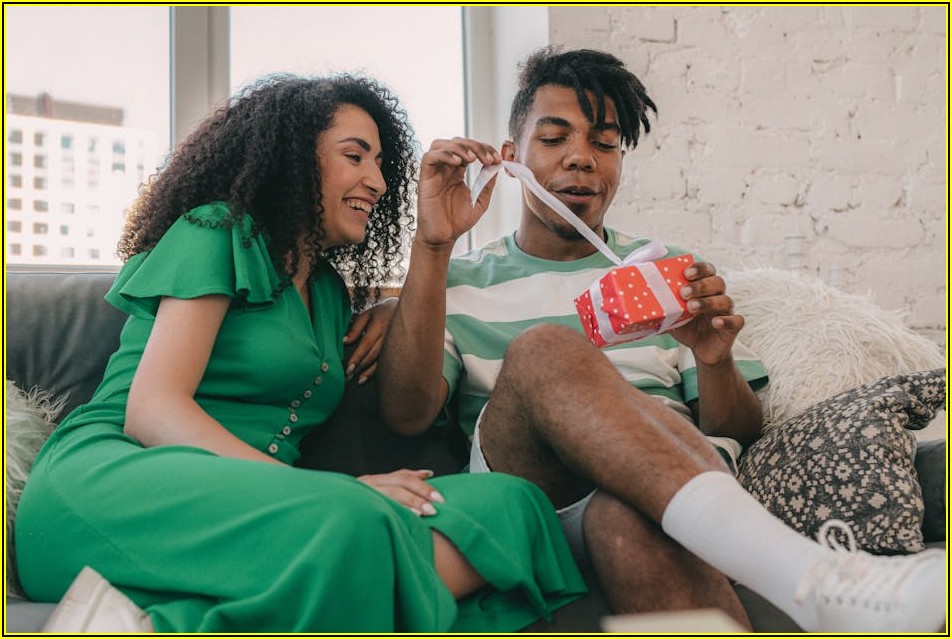 집사 마음 사로잡는 고양이 생일 선물 추천