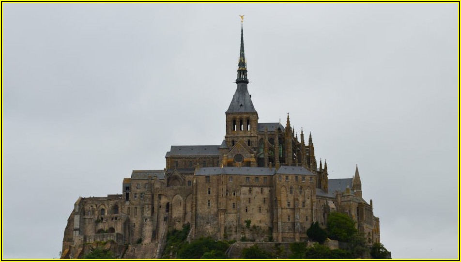 뜨거운 돌판 삼겹살, 화상 걱정 없이 즐기는 꿀팁