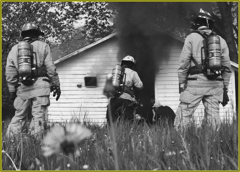 봉사와 헌신으로 지키는 생명, 소방관 이야기