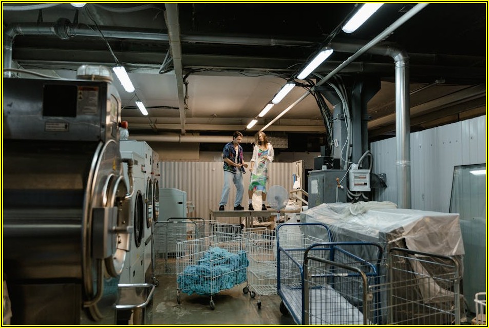 세탁실 정리 끝판왕, 선반 설치 전후 비교 공개!