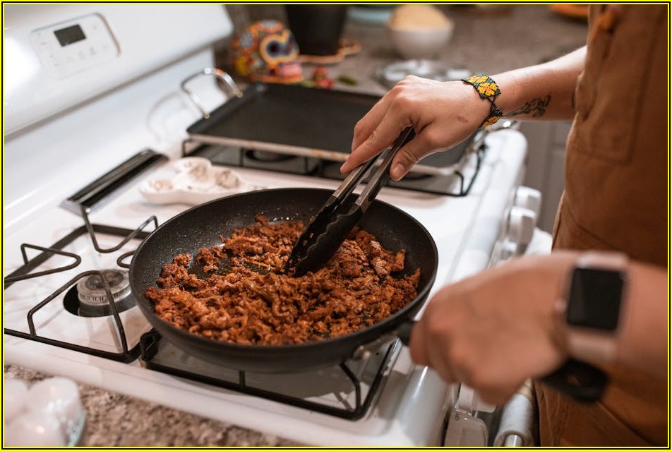 최고의 조리도구 선택 가이드: 소재별 특징 파헤치기