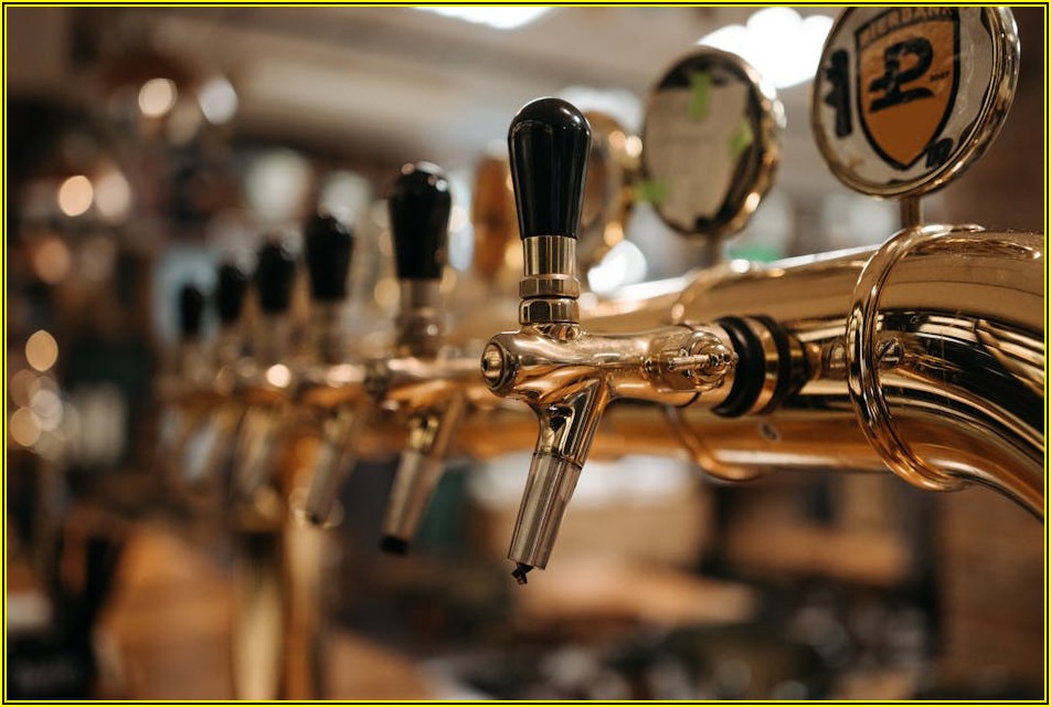 오래된 수도관, 방치하면 큰일! 교체 시기, 비용, 주의사항 총정리