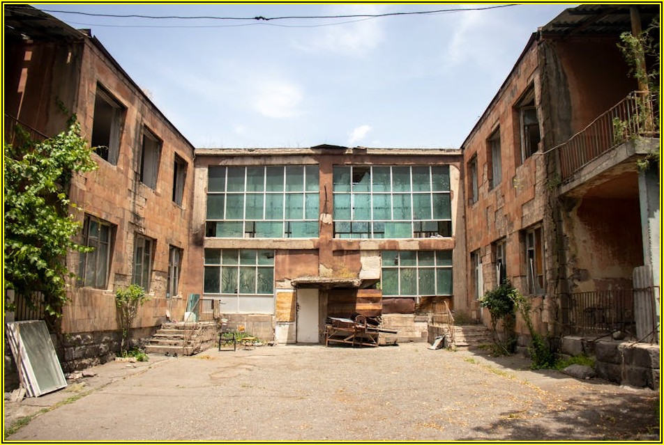 모던 인테리어 핵심, 노출 콘크리트 비용과 장단점 완벽 해부