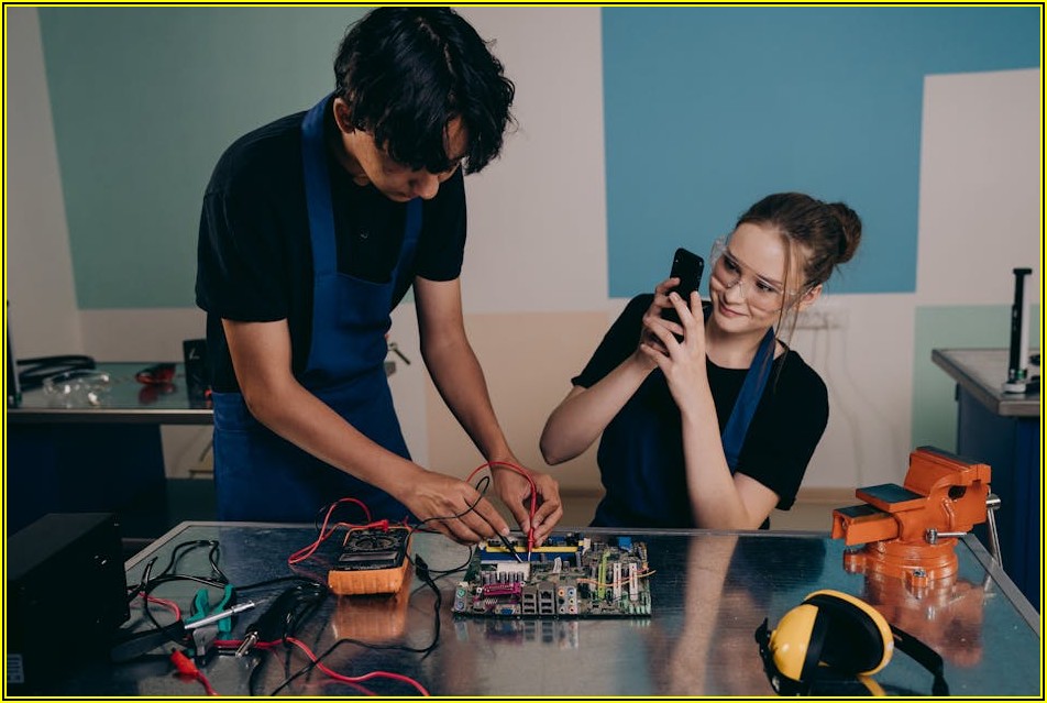 전기 배선 보호의 핵심, 덕트 종류별 장단점 분석