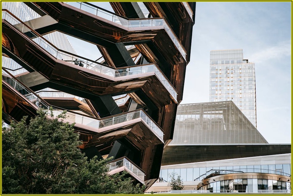 예상치 못한 유리 파손, 보험으로 신속하게 해결하기