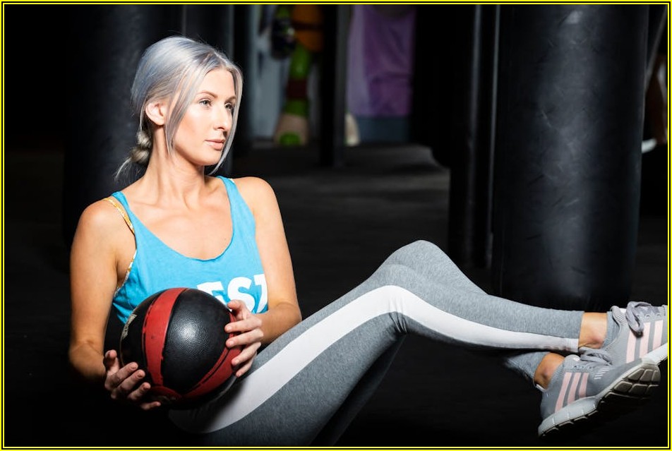 숨겨진 복근 깨우는 10분 코어 운동 루틴