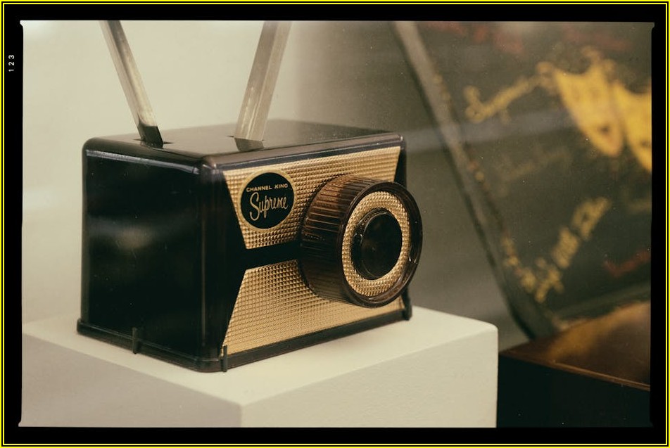 건담 진열장, DIY로 나만의 개성을 담다