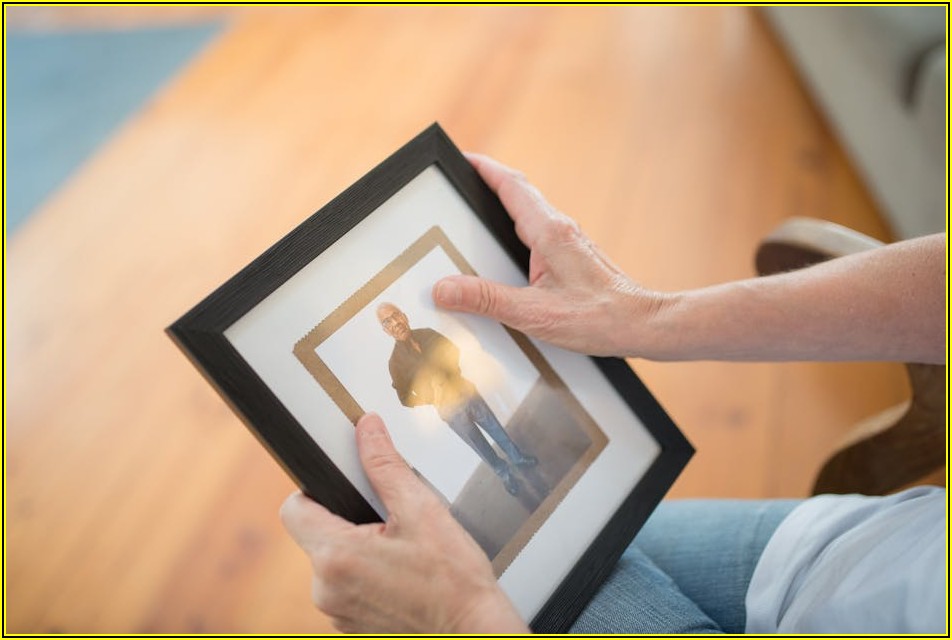 우리 집 인테리어 완성! 8R 액자 고르는 법