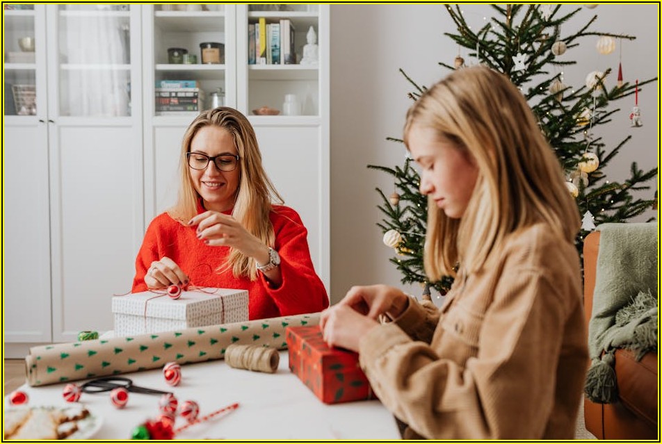 산타 코스프레, 센스있는 행사 연출 비법 공개