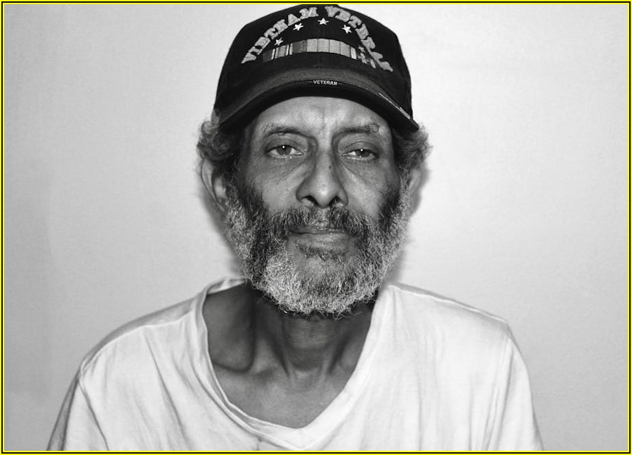 외로움 극복! 중년 채팅으로 심리적 안정 찾는 법