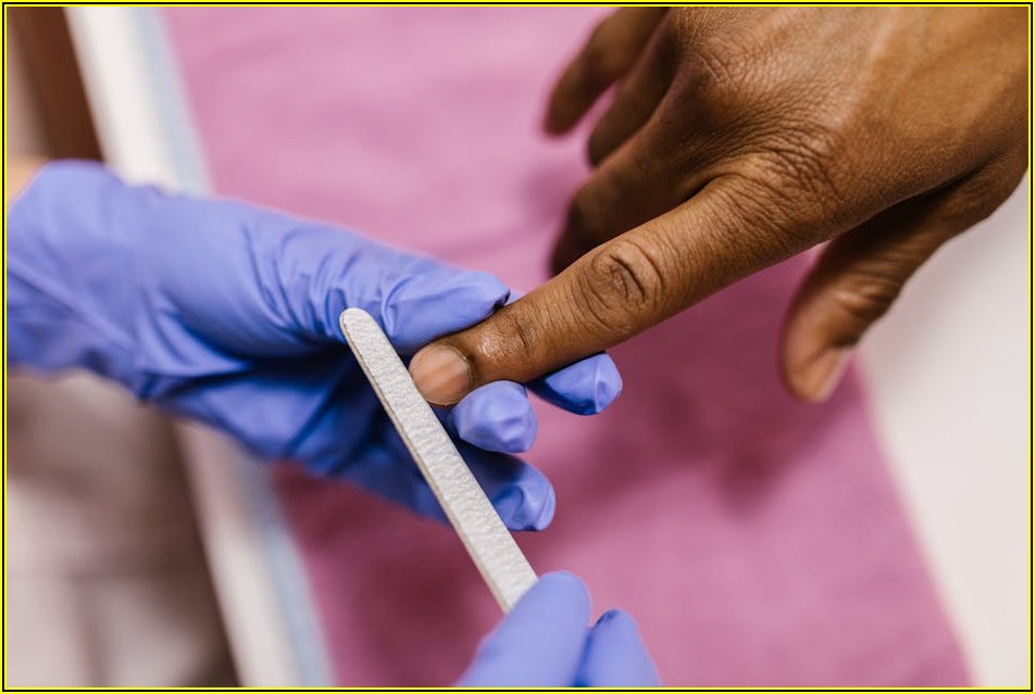 네일샵 간판 소재 선택, 실패 없이 성공하는 법