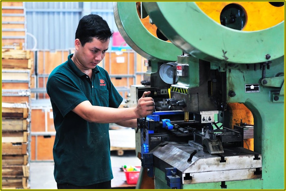 금속 제작의 모든 것: 과정부터 성공 팁까지