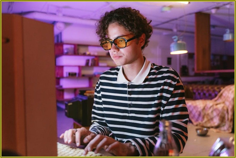 사무실 분위기를 바꾸는 액자 인테리어 팁