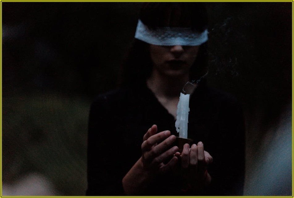 할로윈 의상, 소품 활용 꿀팁! 완벽 변신 비결