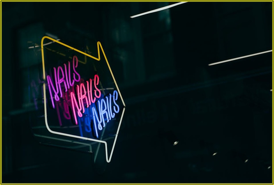 알뜰살뜰 영업중 표지판, 관리만 잘해도 새것처럼