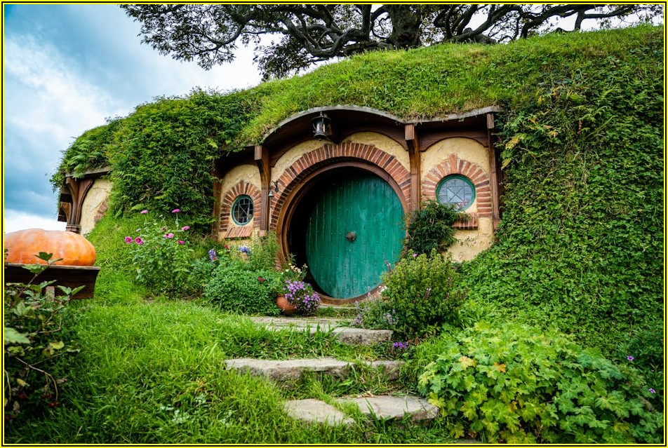 부동산 시장 완벽 분석: 집값 변동의 비밀을 파헤치다