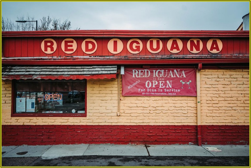 영업 중 네온사인, 나만의 디자인으로 시선 사로잡기