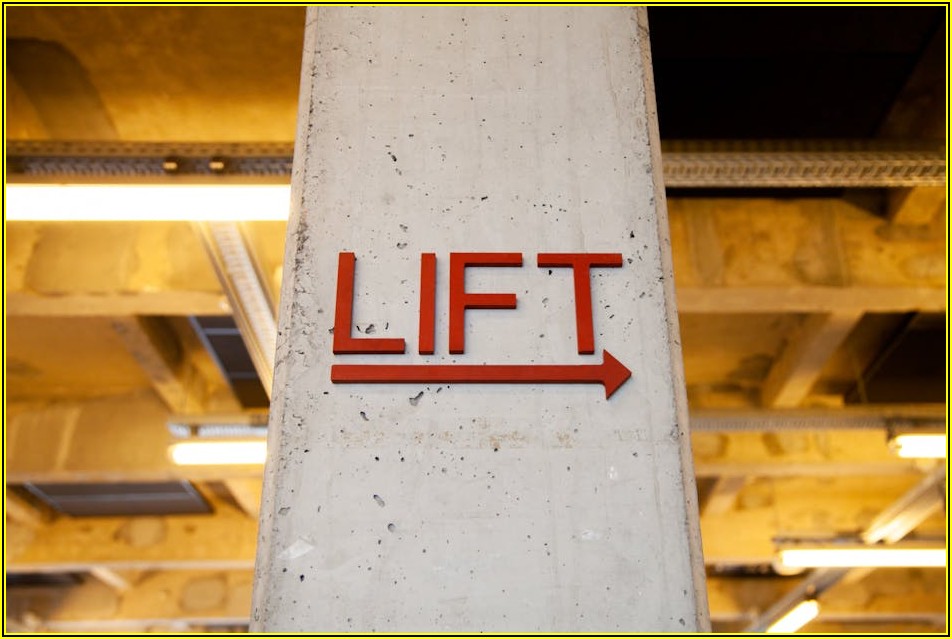 당신에게 맞는 리프트카 선택법: 구매와 임대 비교 분석