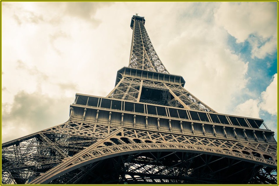 집 꾸미기 필수템, 철재 앵글로 개성 넘치는 공간 만들기